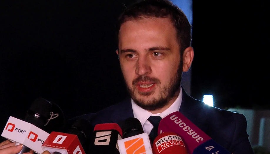 პროკურორის განცხადებით, დავით ფურცხვანიძემ, რომელმაც ბაჩალიაშვილის ოჯახის ადვოკატს სატელიტით გადაღებული ფოტომასალა მიაწოდა, არ დაასახელა წყარო და უარი განაცხადა გამოკითხვაზე