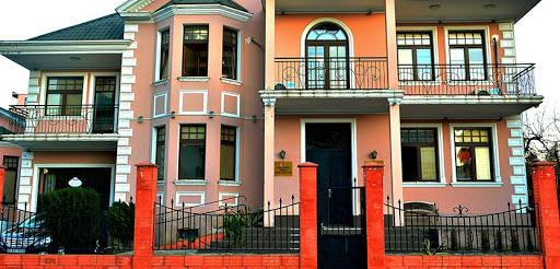 აჭარაში 400-ზე მეტ ტურისტულ ობიექტს კოვიდსტანდარტების გაუმჯობესებაში გიდები ეხმარებიან