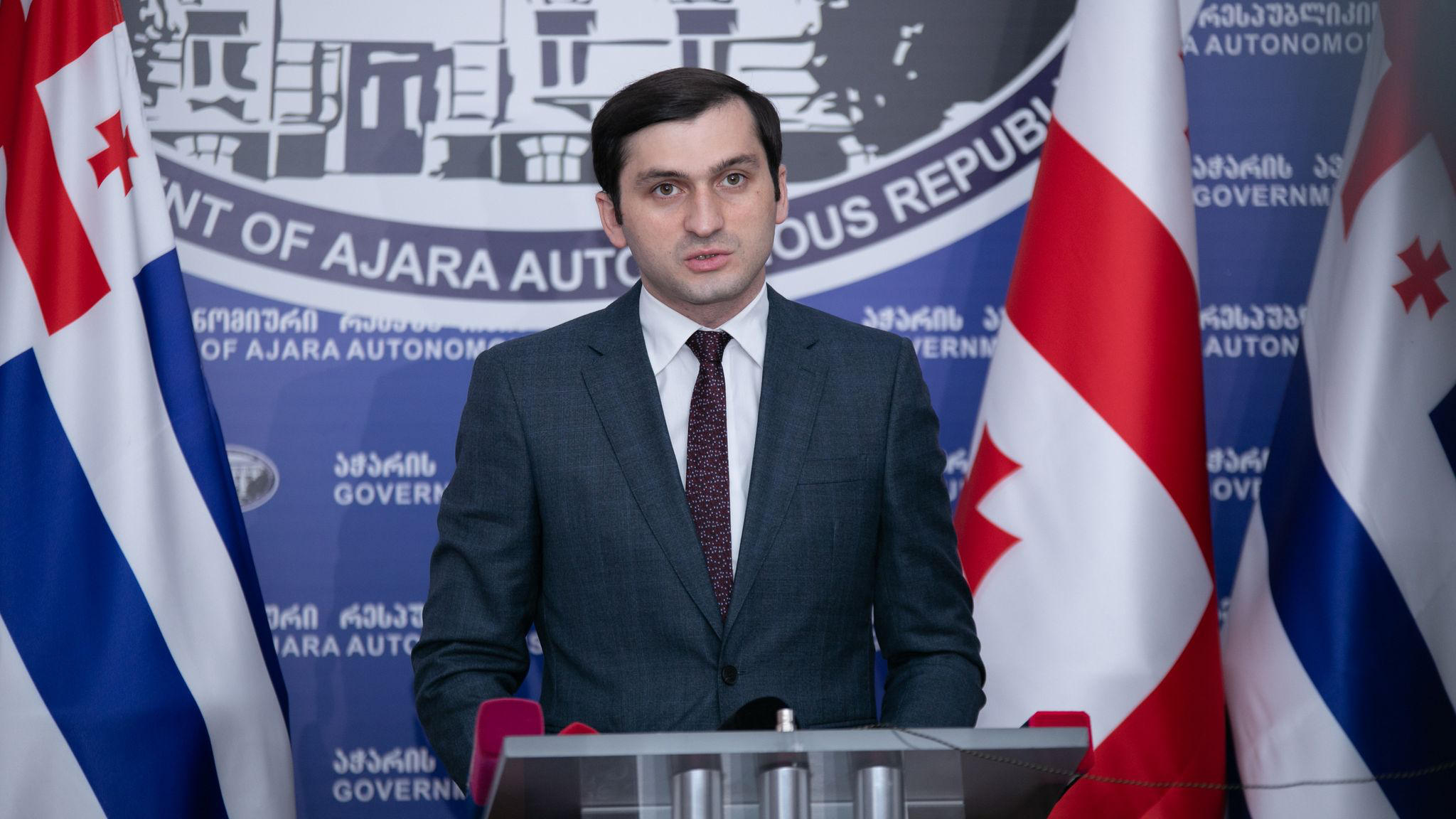 თორნიკე რიჟვაძე აქციის მონაწილეებს - ისე ნუ მოიქცევით, რომ ბათუმში შვილებს უთხრან მშობლებმა - ასეთები არ გაიზარდოთ