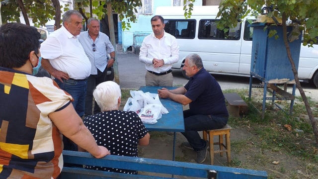 „თავისუფალმა საქართველომ“ ჭიათურის მცხოვრებლებს მედიკამენტები გადასცა