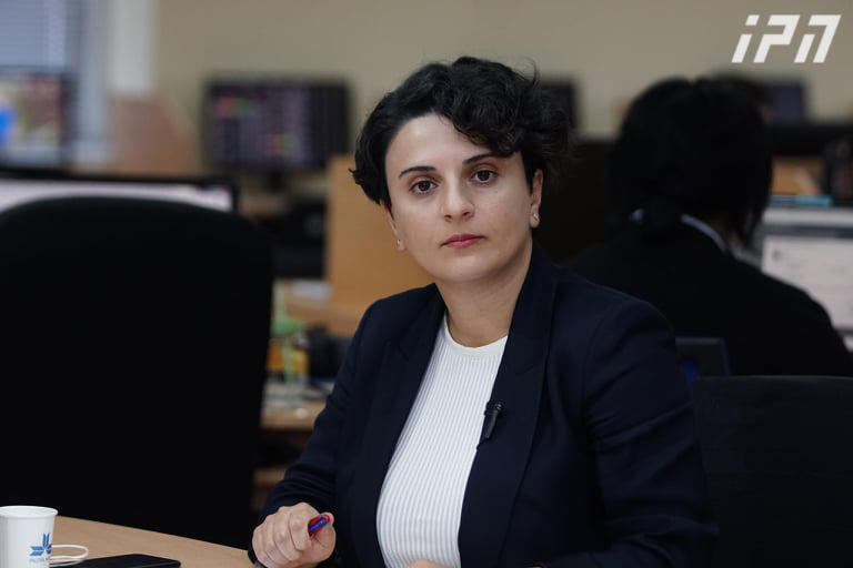 ნათია მეზვრიშვილის განცხადებით, არ არის მიღებული გადაწყვეტილება, რა პერიოდით მოუწევთ დისტანციური სწავლა თბილისის, ქუთაისის, ზუგდიდისა და რუსთავის სკოლების VII-XII კლასის მოსწავლეებს