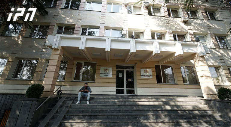 შაქარაშვილის საქმეზე დაზარალებულ ვახტანგ ახვლედიანის მოწმის სახით დაკითხვა დასრულდა