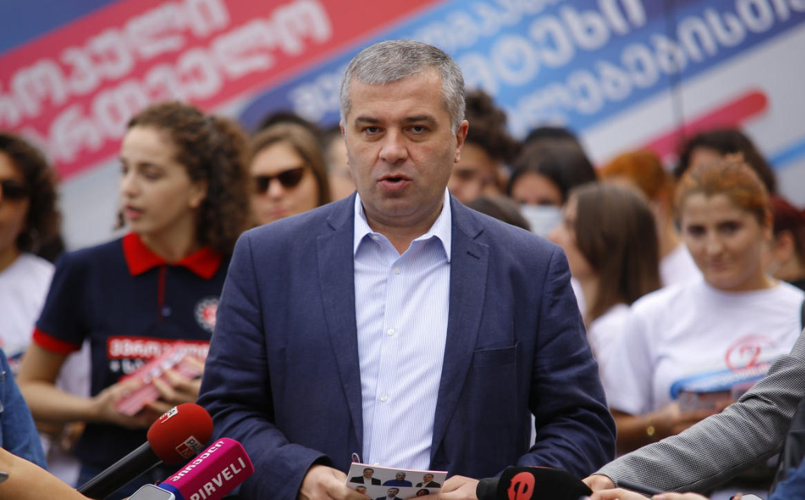 დავით ბაქრაძე - ქუთაისში, პარლამენტის შენობაა სიმბოლო გაჩერებული საქართველოს, მიტოვებული პროექტების, უიმედობის და უპერსპექტივობის, რომელშიც ივანიშვილმა შეიყვანა ქვეყანა