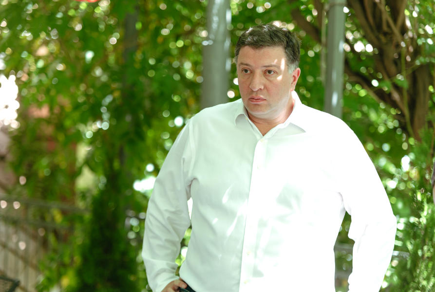 გიგი უგულავა - „ოცნების“ გეგმაა, რაც უფრო შეშინდება ხალხი ნაკლებად მოვა არჩევნებზე, გააყალბოს და მერე ჩაკეტოს ქვეყანა - ეპიდემიოლოგებო, ღვთის გულისთვის, გვითხარით სიმართლე ხალხს და არა მთავრობას დახურულ კაბინეტებში