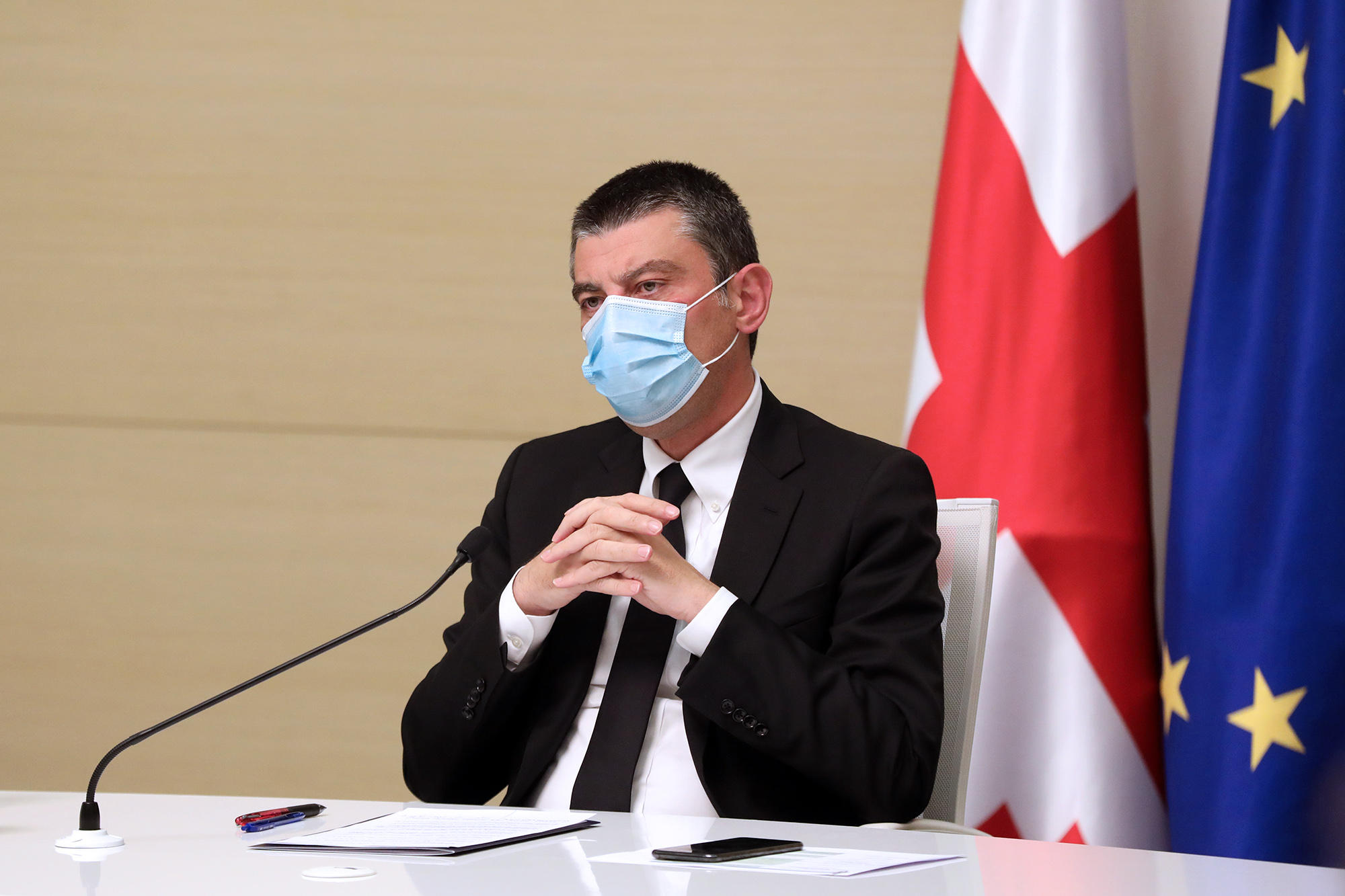 გიორგი გახარიამ კლინიკების წარმომადგენლებთან შეხვედრაზე რეანიმატოლოგთა ჯგუფის შექმნაზე ისაუბრა, რომელიც მძიმე პაციენტების მართვას უხელმძღვანელებს