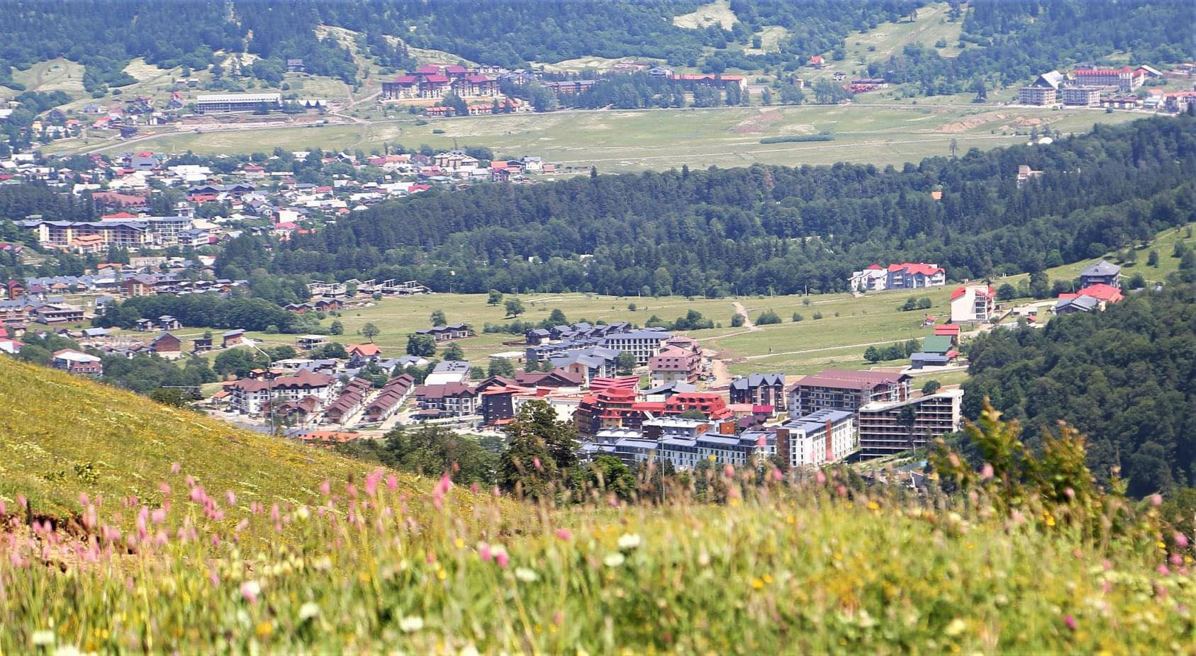 ბაკურიანში სეზონზე უწყვეტი წყალმომარაგების მიზნით სისტემის რეაბილიტაციის დამატებითი სამუშაოები მიმდინარეობს