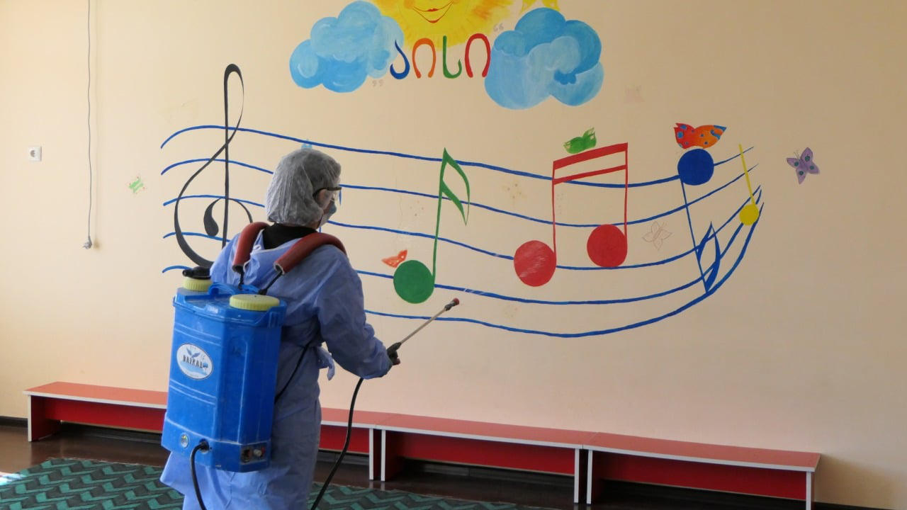 ფოთის საბავშვო ბაღებში  პრევენციის მიზნით  სადეზინფექციო სამუშაოები ჩატარდა