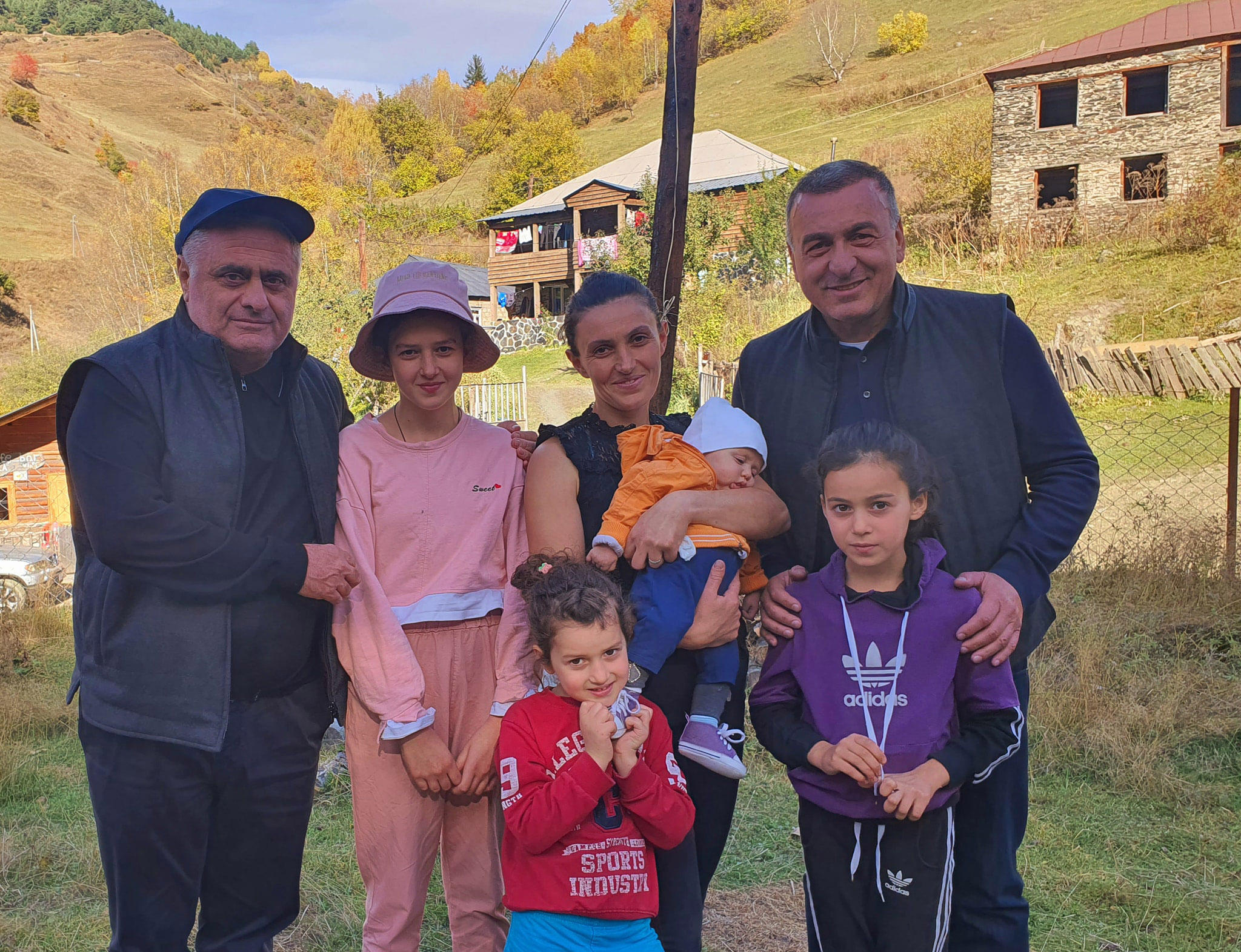 გოჩა ენუქიძე მესტიის მუნიციპალიტეტში, კალის თემის მოსახლეობას შეხვდა