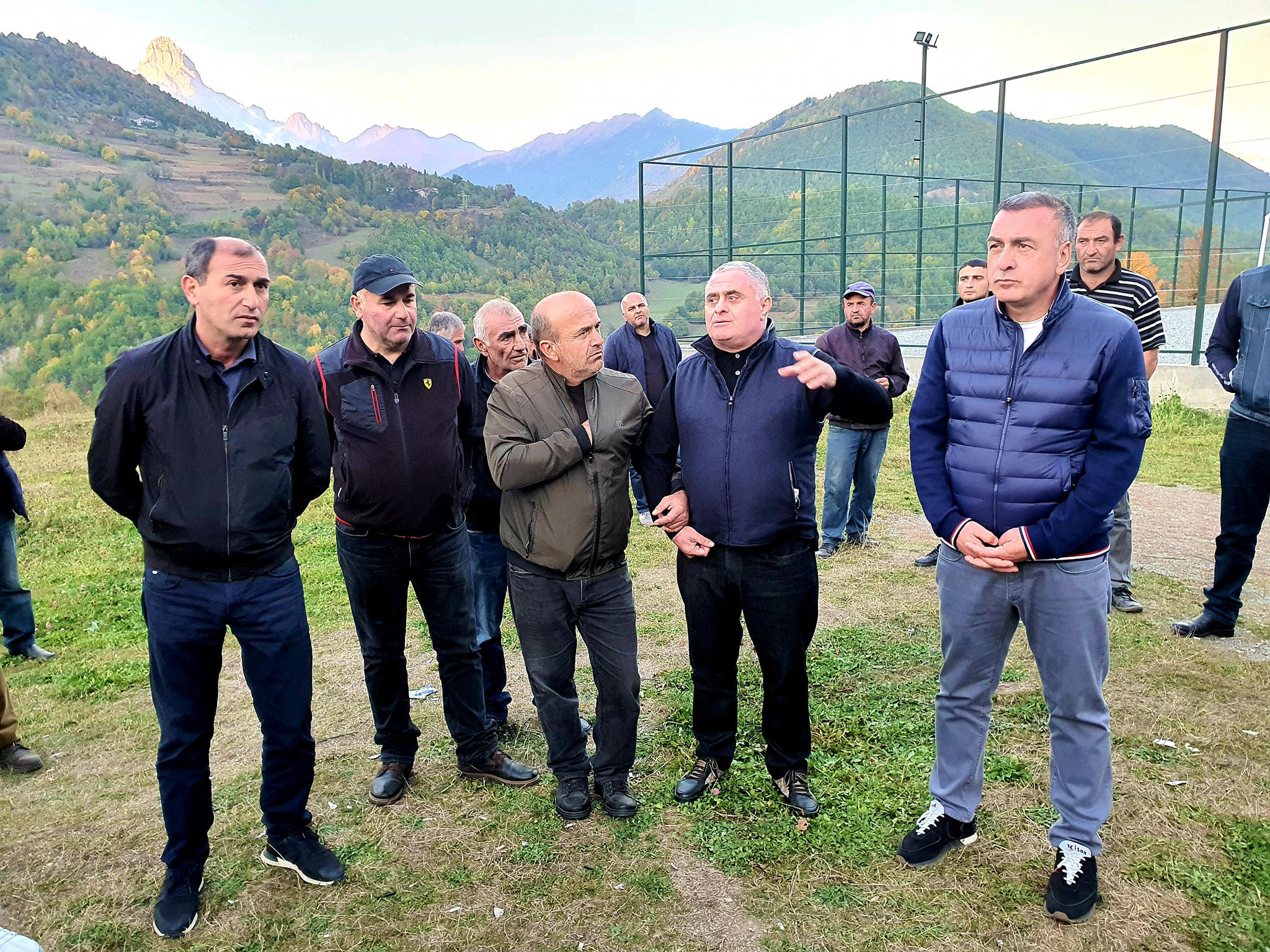 გოჩა ენუქიძე ცხუმარის ტერიტორიული ერთეულის სოფლების მოსახლეობას შეხვდა