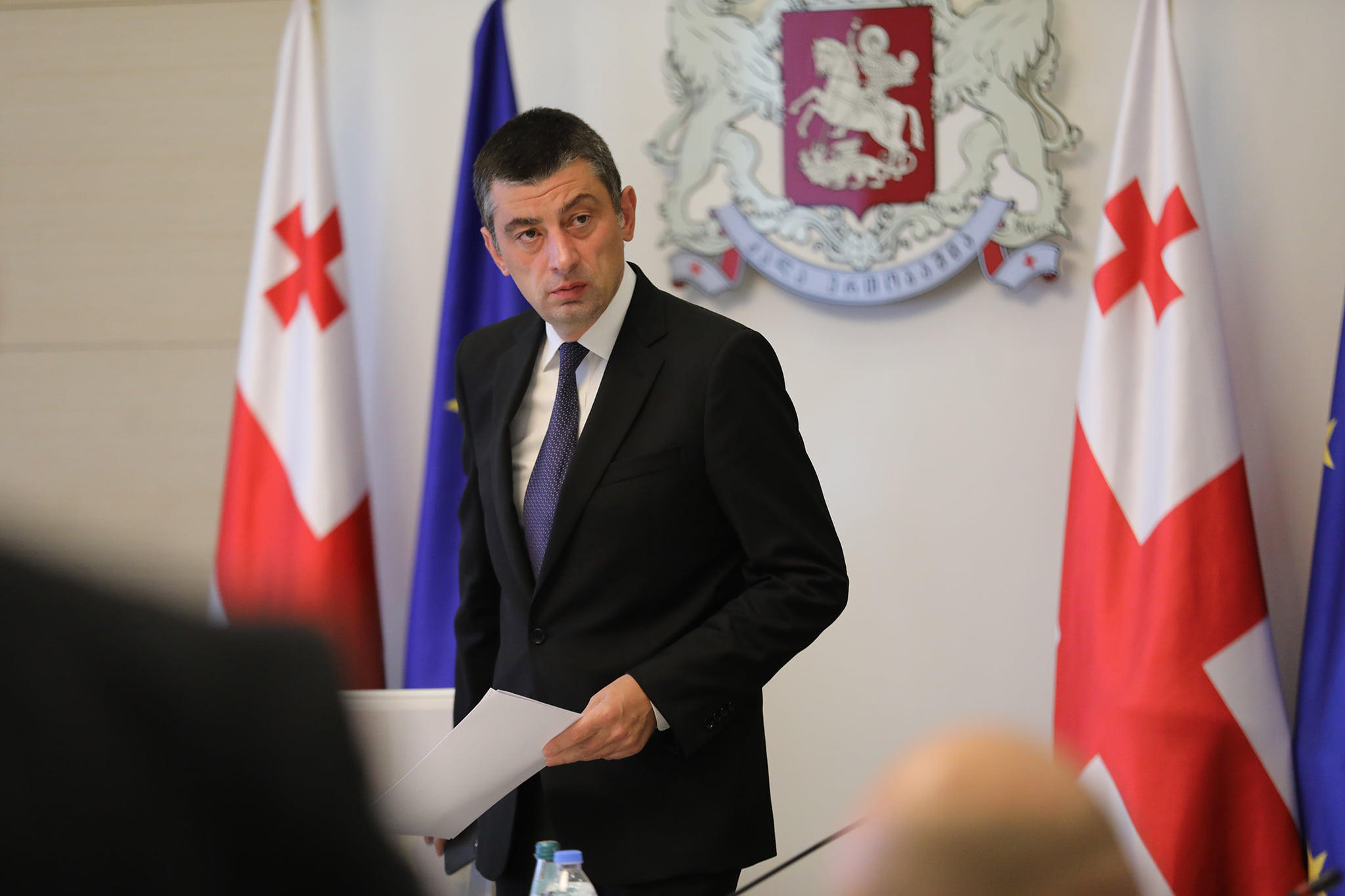 გიორგი გახარია - არჩევნები კონსტიტუციურ ვადებში ჩატარდება და არ გადაიდება - ზოგიერთ სავაჭრო ცენტრსა და მაღაზიაში შესვლა უფრო სახიფათო იქნება, ვიდრე საარჩევნო უბანზე მისვლა