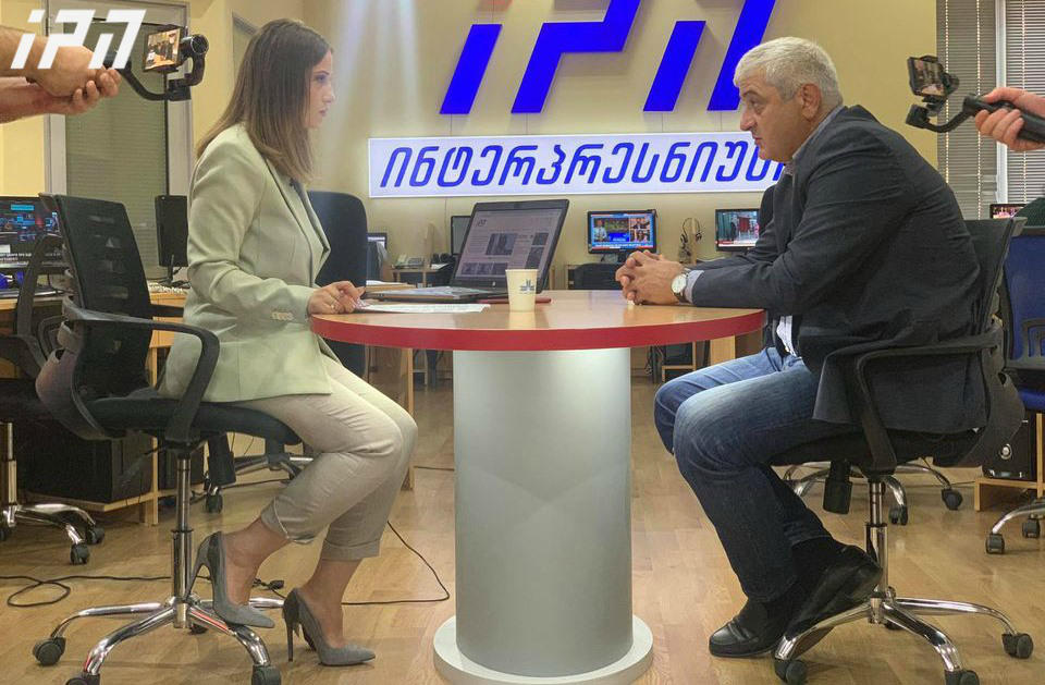 ნიკოლოზ ვაშაკიძე - ივერი მელაშვილი საქართველოს ინტერესებს ისე მტკიცედ იცავდა, რომ ერთი-ორჯერ აზერბაიჯანმა ქართული მხარისგან მისი კომისიიდან დათხოვნა მოითხოვა