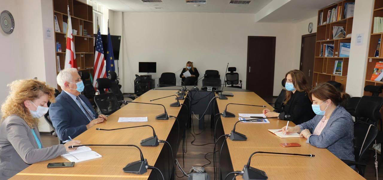 საქართველოს წითელი ჯვრის საზოგადოების პრეზიდენტი ამირან გამყრელიძეს შეხვდა