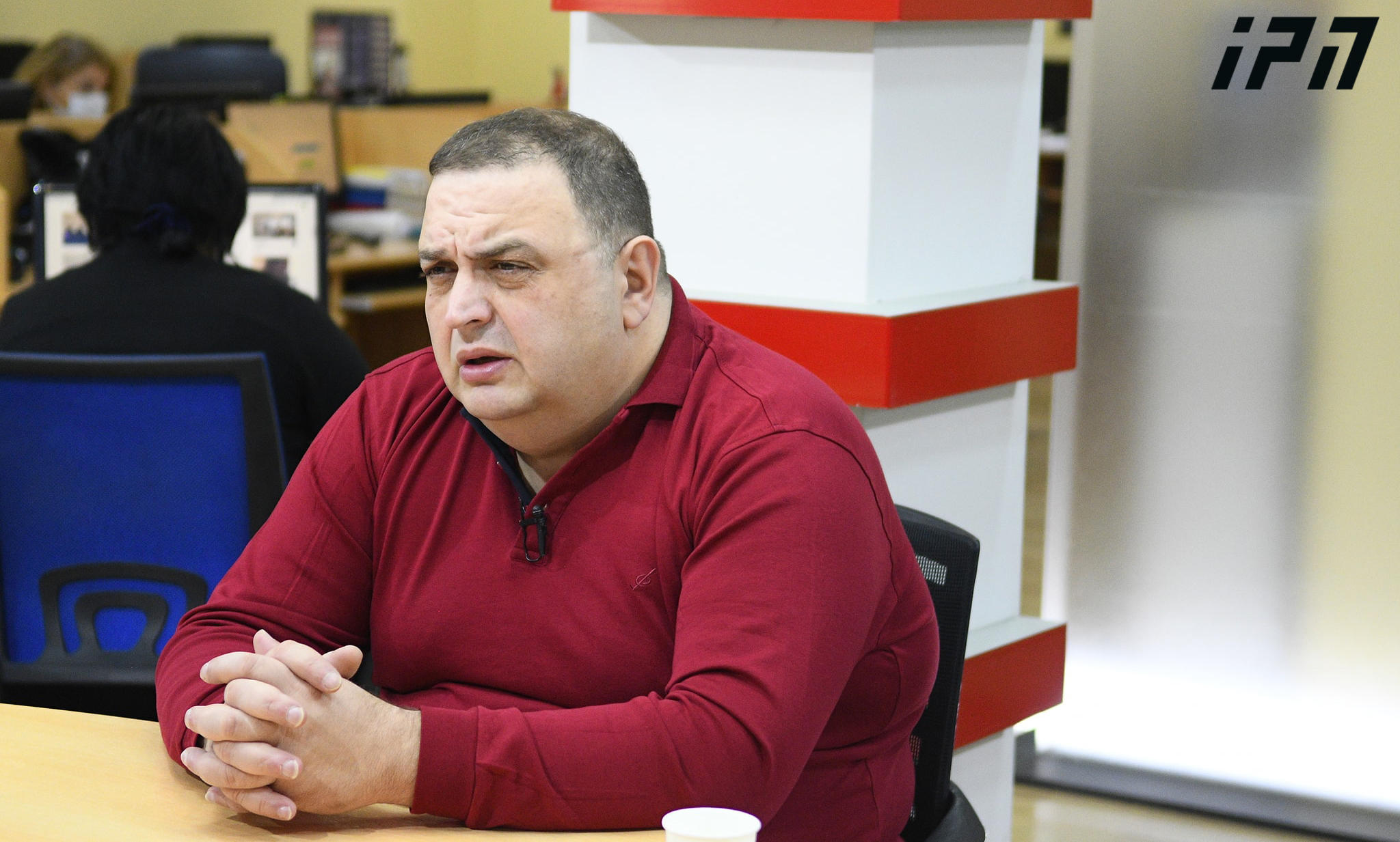 გუბაზ სანიკიძე მაგისტრატი მოსამართლის წინაშე ჩვენებას აძლევს