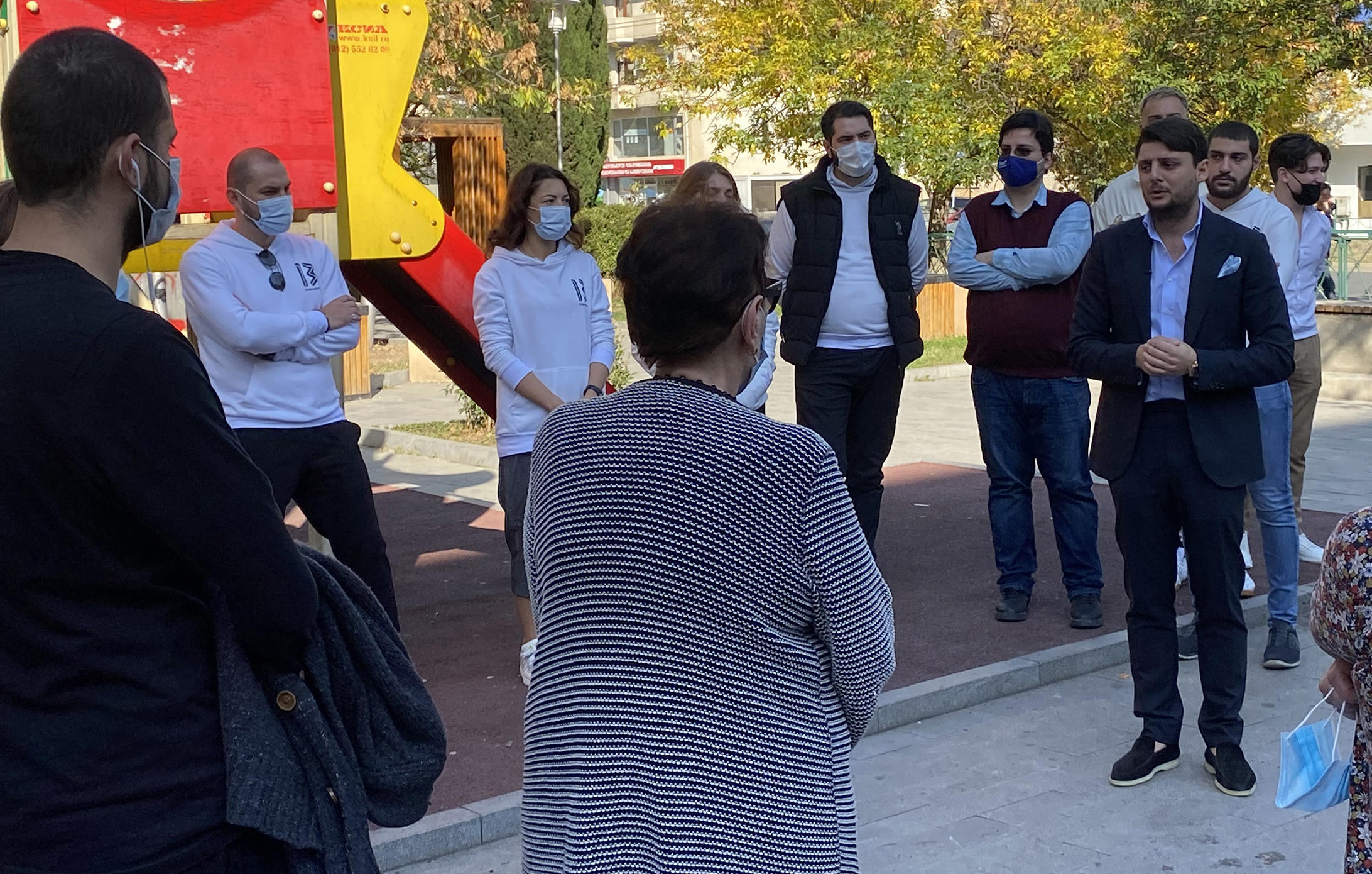 პარტია „რეფორმერის“ თავმჯდომარე თორნიკე ჯანაშვილი ვაკის ოლქის ამომრჩევლებს შეხვდა