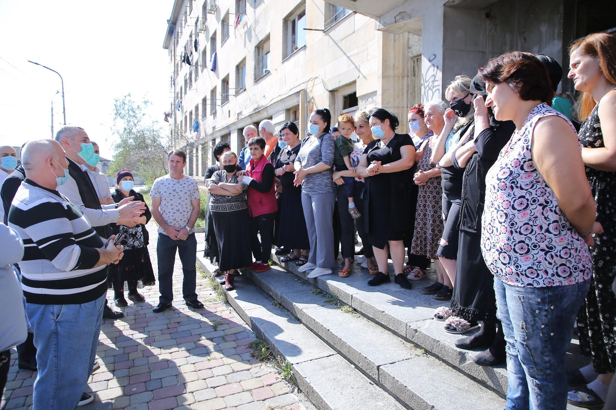 ქუთაისში მცხოვრებ დევნილ ოჯახებს 274 ბინა გადაეცემათ