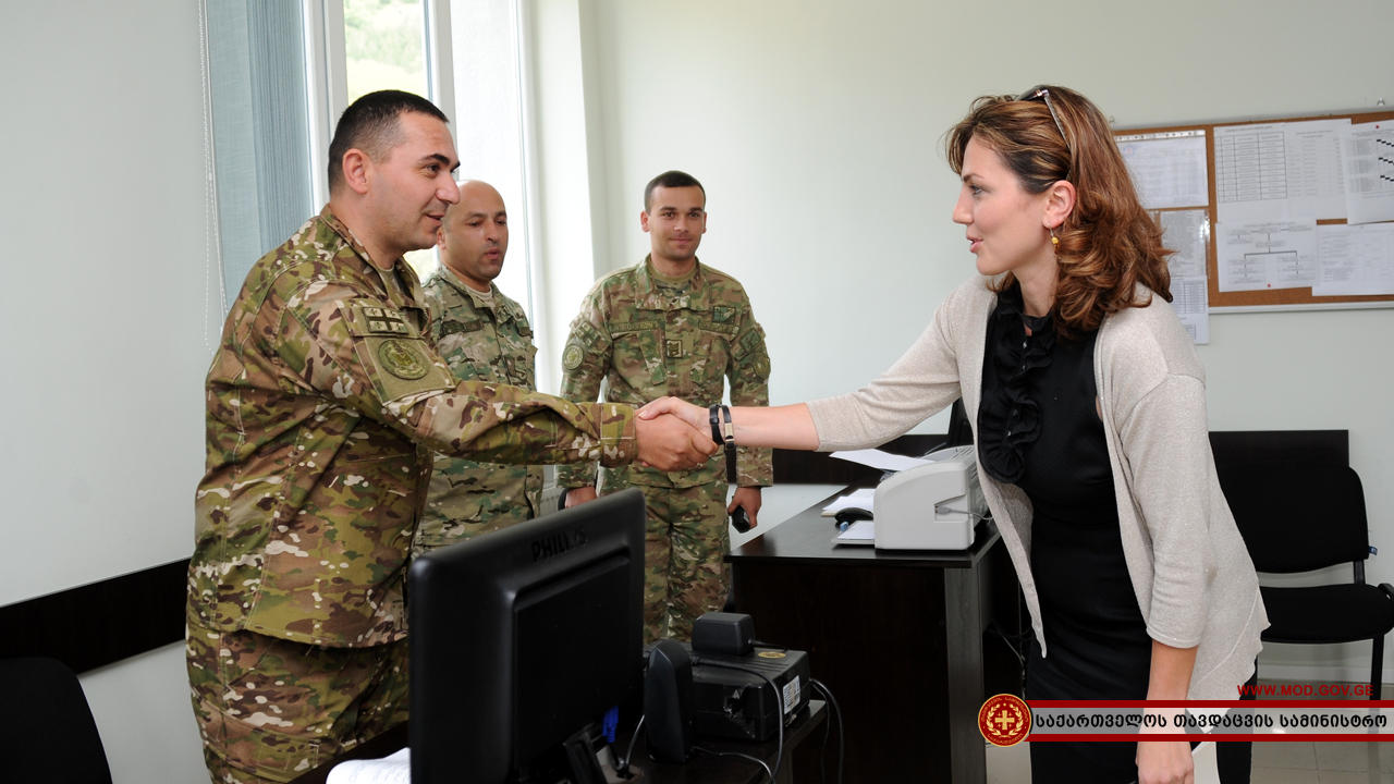 ანა დოლიძე - მივმართავ ჩვენ ჯარს და ჯარისკაცებს - ყოველთვის მეამაყება, რომ ვმსახურობდი თქვენთან ერთად