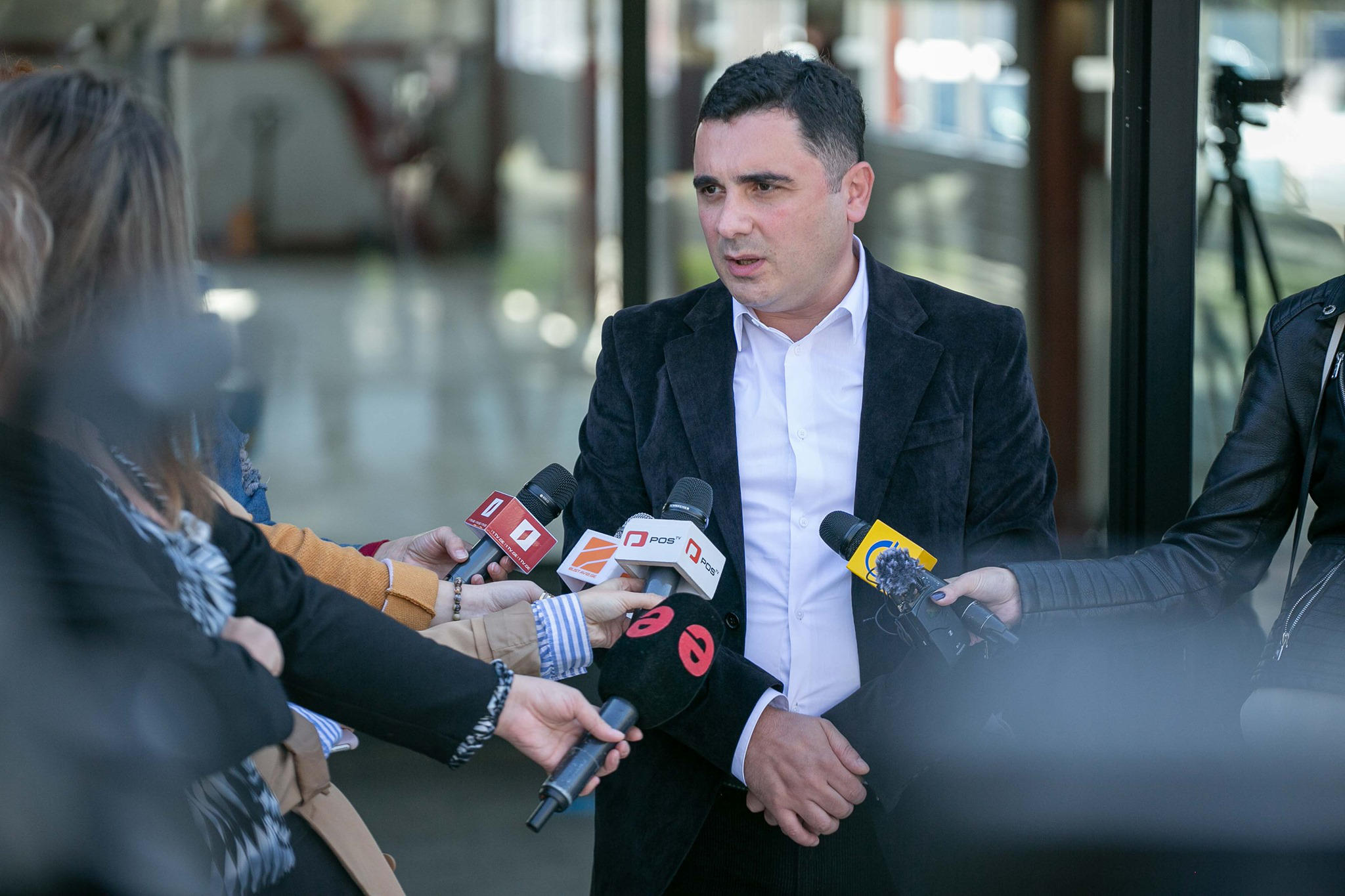 დავით მესხიშვილი - ასეთი მიდგომაა: „რუსული სანომრე ნიშანი აიღე და იგულავე“ - კანონის მოთხოვნები ვრცელდება ქართულ სანომრე ნიშნებზე, ხოლო შემოსულ ავტომობილებზე - არა