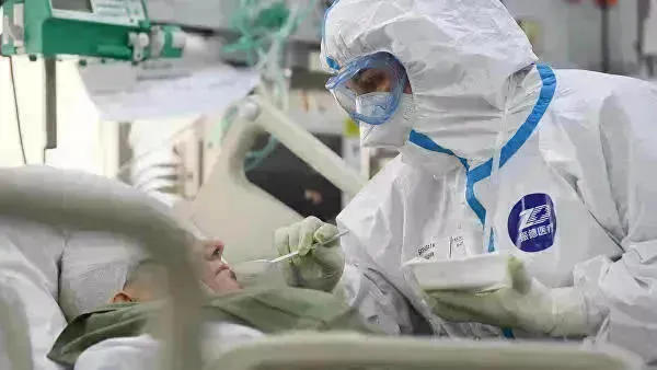 Число инфицированных коронавирусом в России превысило 2 миллиона