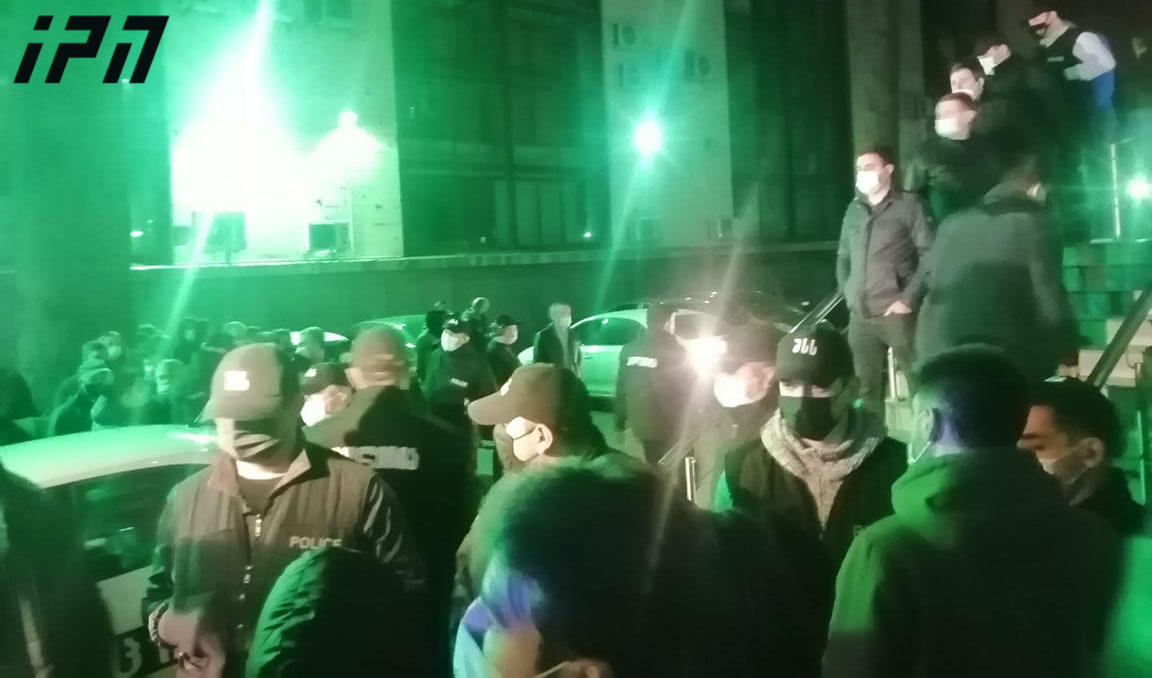 ადვოკატის ინფორმაციით, ისნის საოლქო კომისიის თავმჯდომარის გარდაცვალების საქმეზე აკაკი კობალაძე და აკაკი ხუსკივაძე დააკავეს