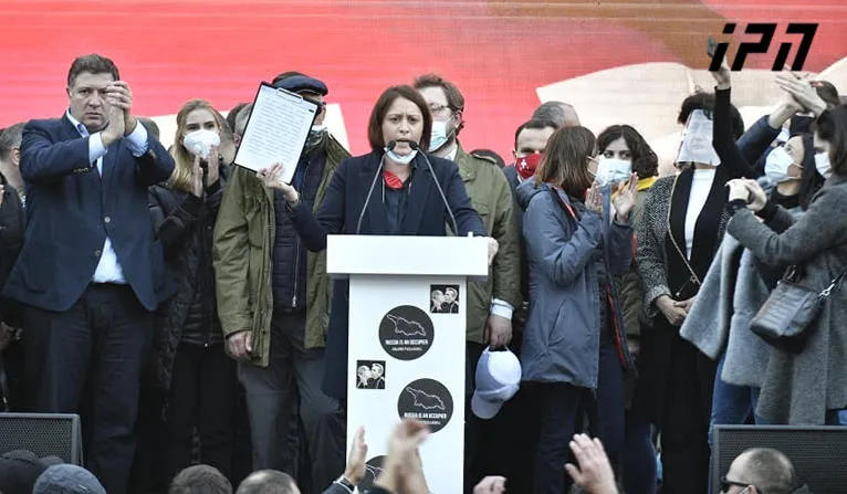 Оппозиционные партии предъявляют властям три требования