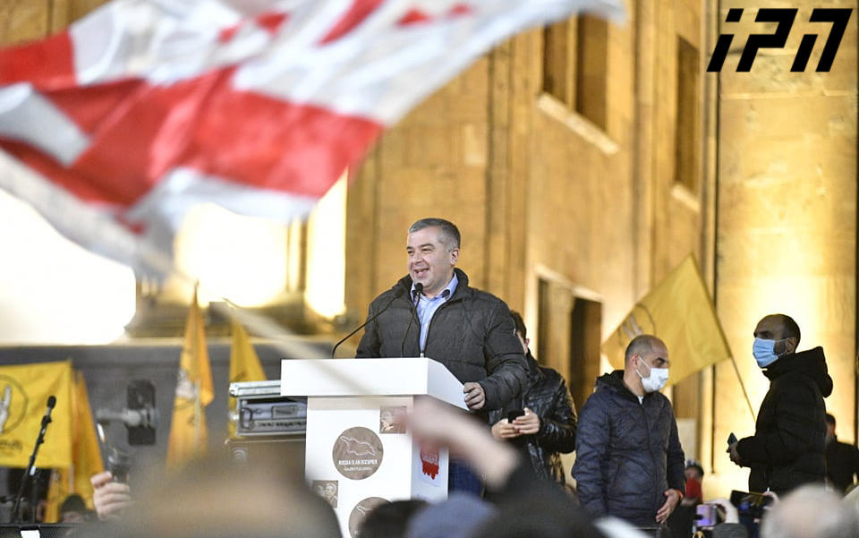დავით ბაქრაძე აქციის მონაწილეებს - მთავრობას ჰგონია, რომ სიმართლე არის ძალაში, მაგრამ მეგობრებო, სიმართლე არ არის ძალაში, ძალაა სიმართლეში!