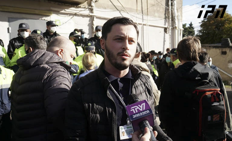 Lawyer: Zura Datunashvili has an injury in his throat, his eye is pierced, he was kicked in the sides when he was put in the car - he is under administrative arrest