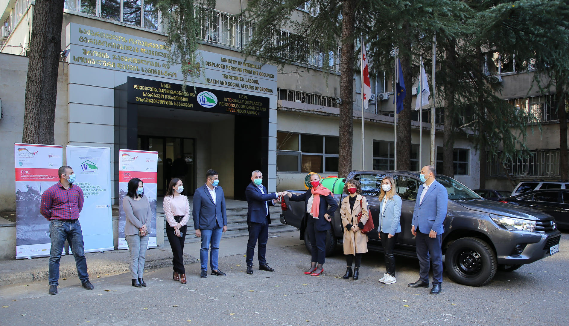 გერმანულმა მხარემ დევნილთა სააგენტოს ავტომანქანა და სადეზინფექციო სამუშაოებისთვის საჭირო მოწყობილობა გადასცა