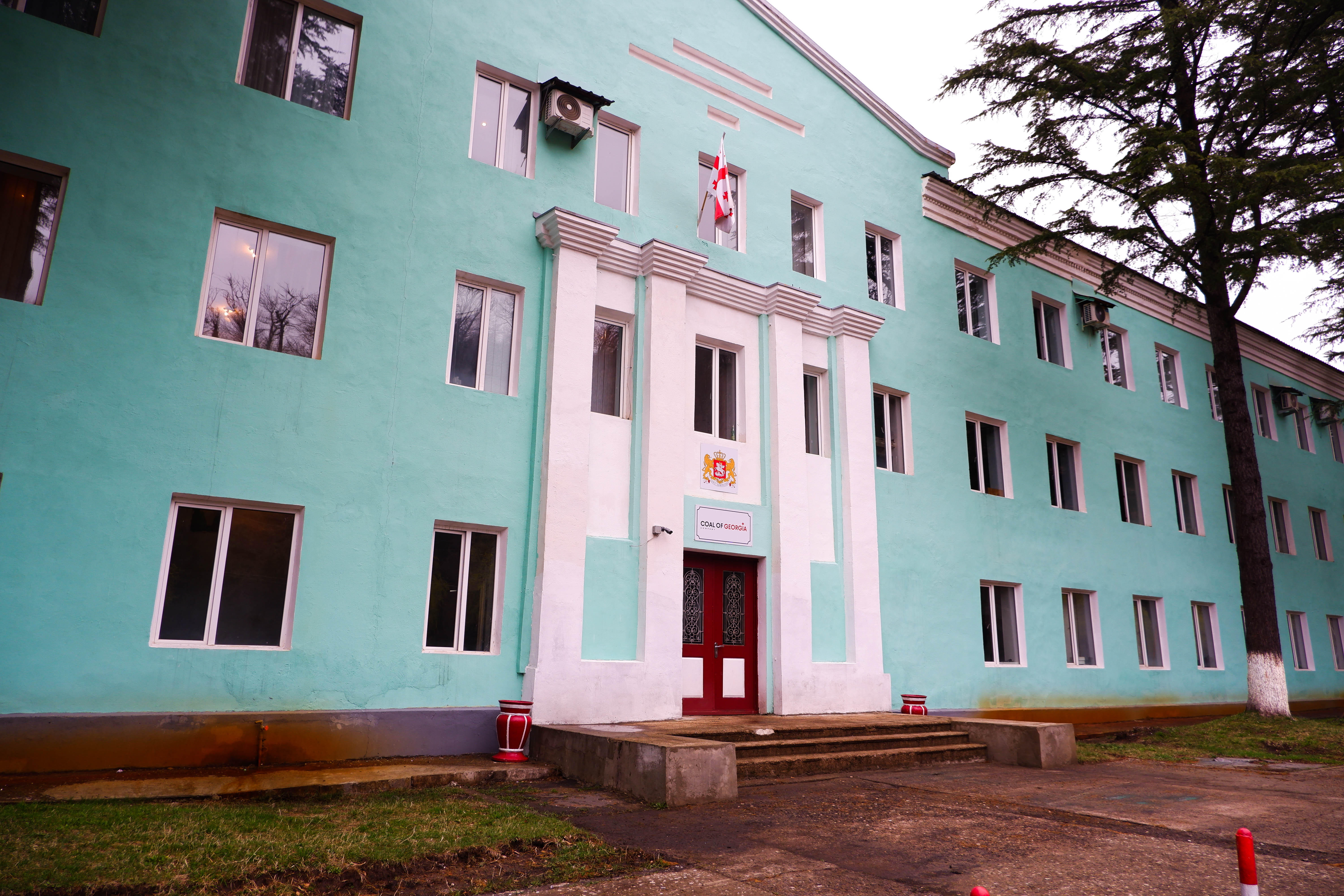 144 people test positive for coronavirus in "Saknakhshiri", the company suspends the work process