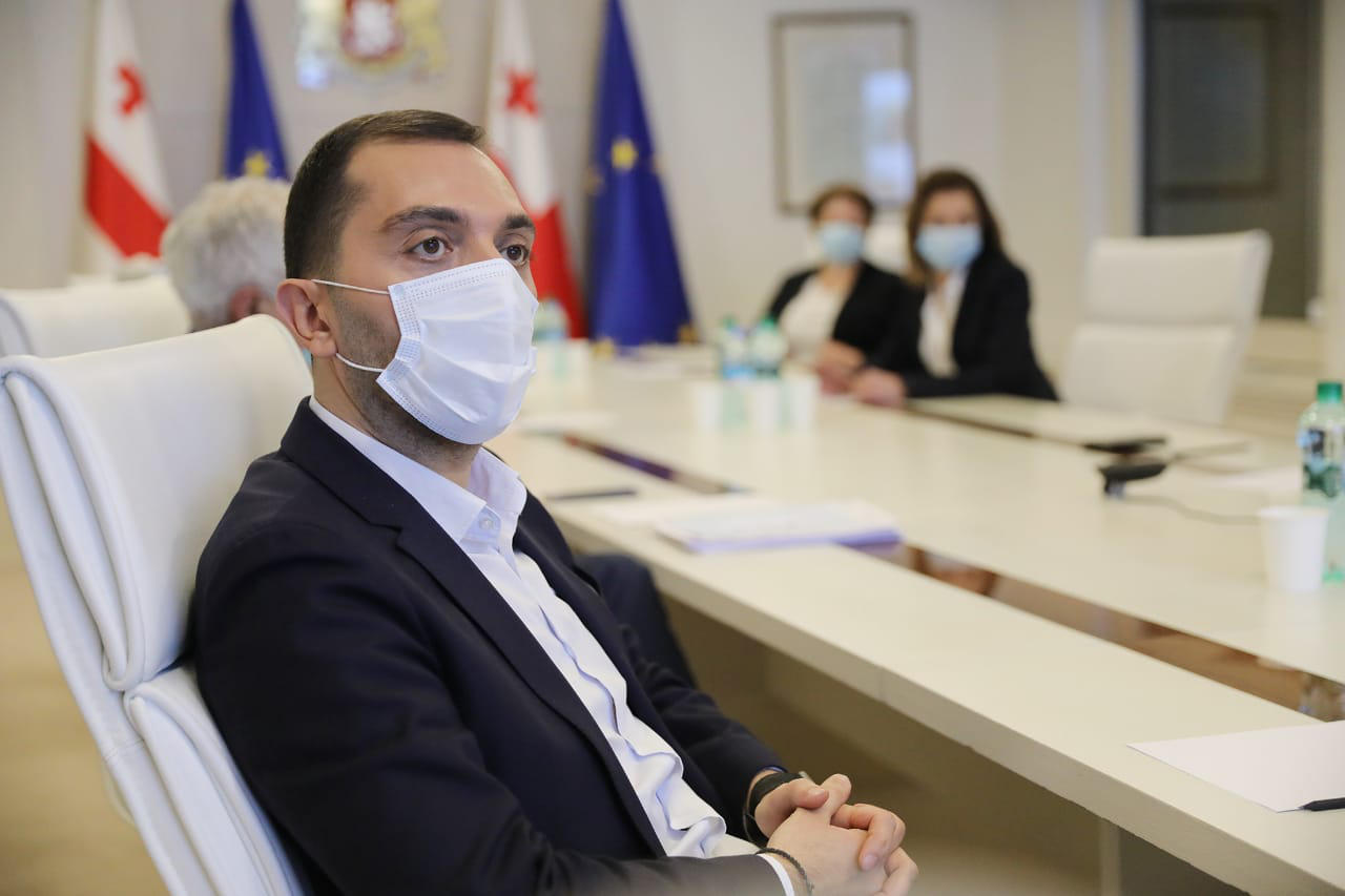 ბიძინა კულუმბეგოვი - ალბათ, შეზღუდვების მოხსნის პარალელურად, 6-8 კვირის შემდგომ, ე.წ. მესამე ტალღაც იქნება, მაგრამ იმდენად ძლიერი არა, რომ ჩვენმა ჯანდაცვის სისტემამ ვერ გააკონტროლოს