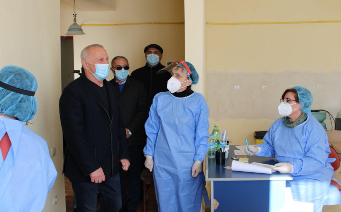 ფოთის კომპაქტურ ჩასახლებებში მცხოვრებ დევნილებს COVID-19-ის ტესტირება და სეზონური გრიპის ვაქცინაცია ჩაუტარდათ