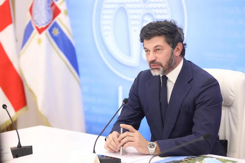 კახა კალაძე - აფრიკის დასახლებაში ცხოვრობენ ადამიანები, რომლებსაც ასევე, მიტაცებულ მიწებზე აქვთ აშენებული სახლები, მაგრამ მათ არ შევხებივართ - იმ ობიექტების დემონტაჟი განხორციელდა, სადაც მშენებლობები მიმდინარეობდა