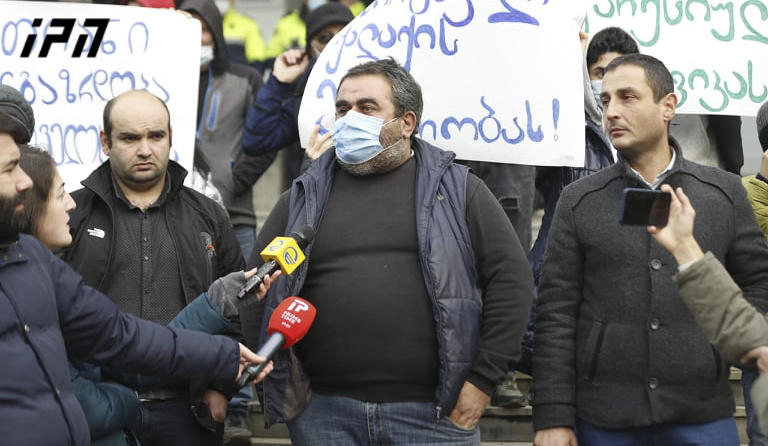 სამგორის რაიონის გამგეობასთან აფრიკის დასახლებაში მცხოვრები მოსახლეობის მხარდამჭერი აქცია მიმდინარეობს