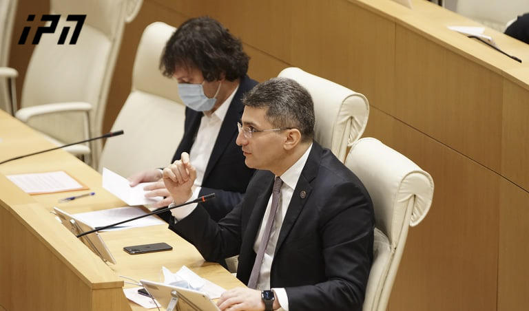 მამუკა მდინარაძის განმარტებით, პარტიას დაფინანსება შეუწყდება იმ შემთხვევაში, თუ საერთოდ უარს აცხადებს დემოკრატიულ პროცესებში მონაწილეობაზე