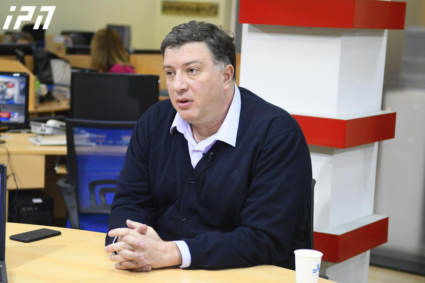 გიგი უგულავა - მინდა მივმართო არჩილ თალაკვაძეს, პარლამენტის დე ფაქტო თავმჯდომარე არის ირაკლი კობახიძე და ის უბრალოდ კაბინეტს იკავებს თუ რეალური თავმჯდომარეა?  - გაგვცეს პასუხი!