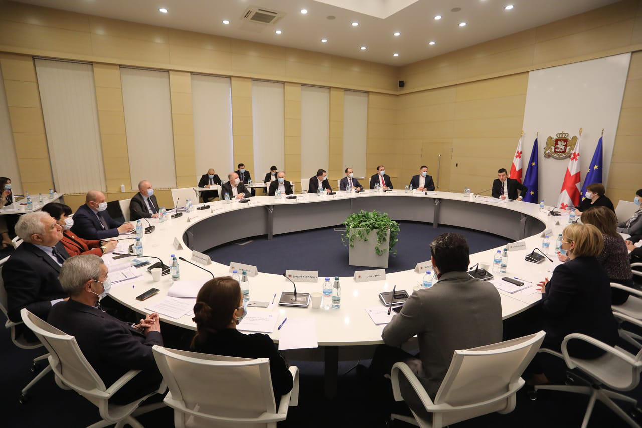 მთავრობის ადმინისტრაცია შეზღუდვების 1-ელი თებერვლიდან შემსუბუქების გეგმას აქვეყნებს