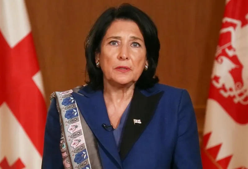 Президент Грузии – Призываю парламент не поддаваться соблазну однопартийного правления и не принимать поспешного решения о прекращении мандатов