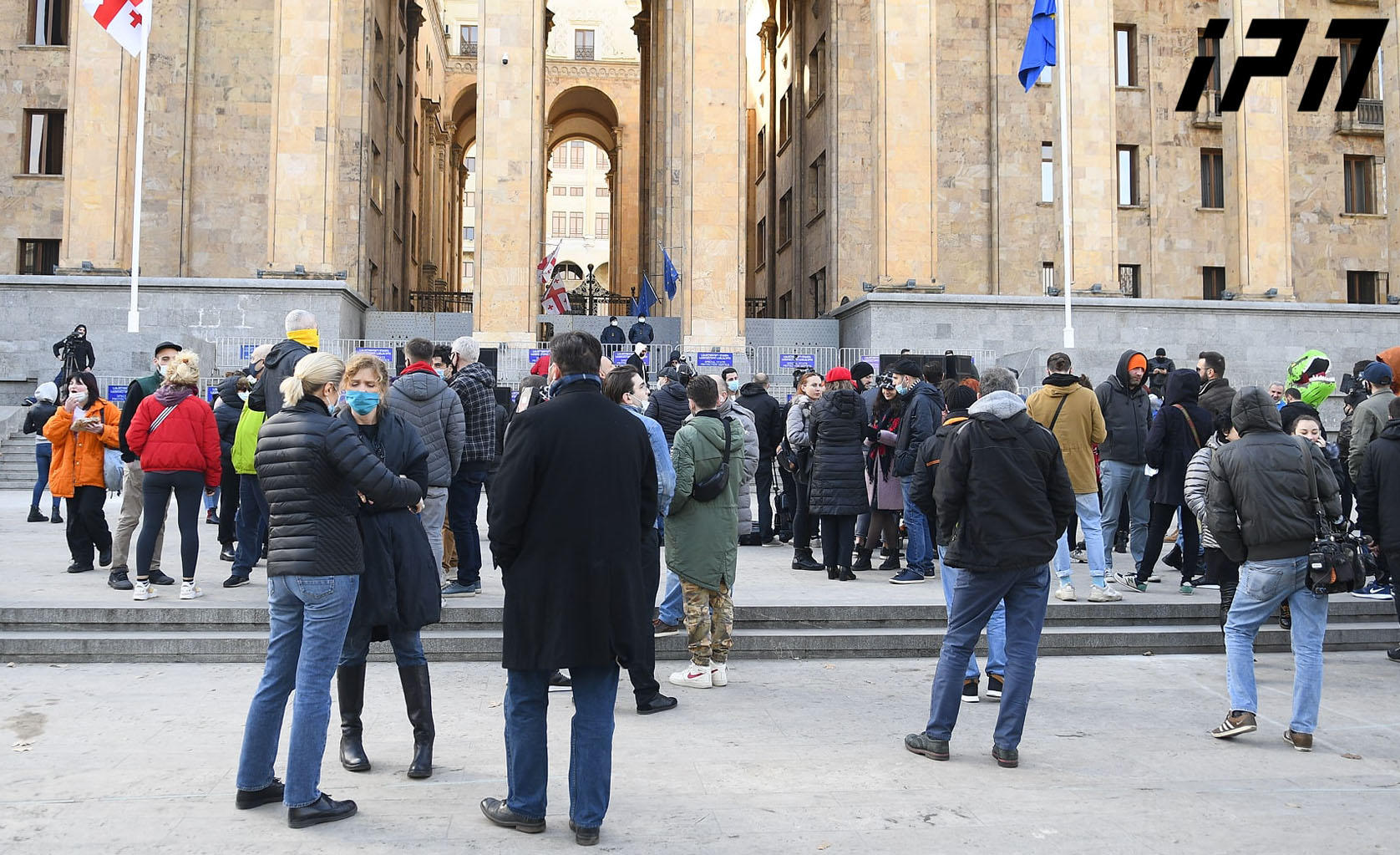 Представители различных сфер проводят на проспекте Руставели акцию-перформанс