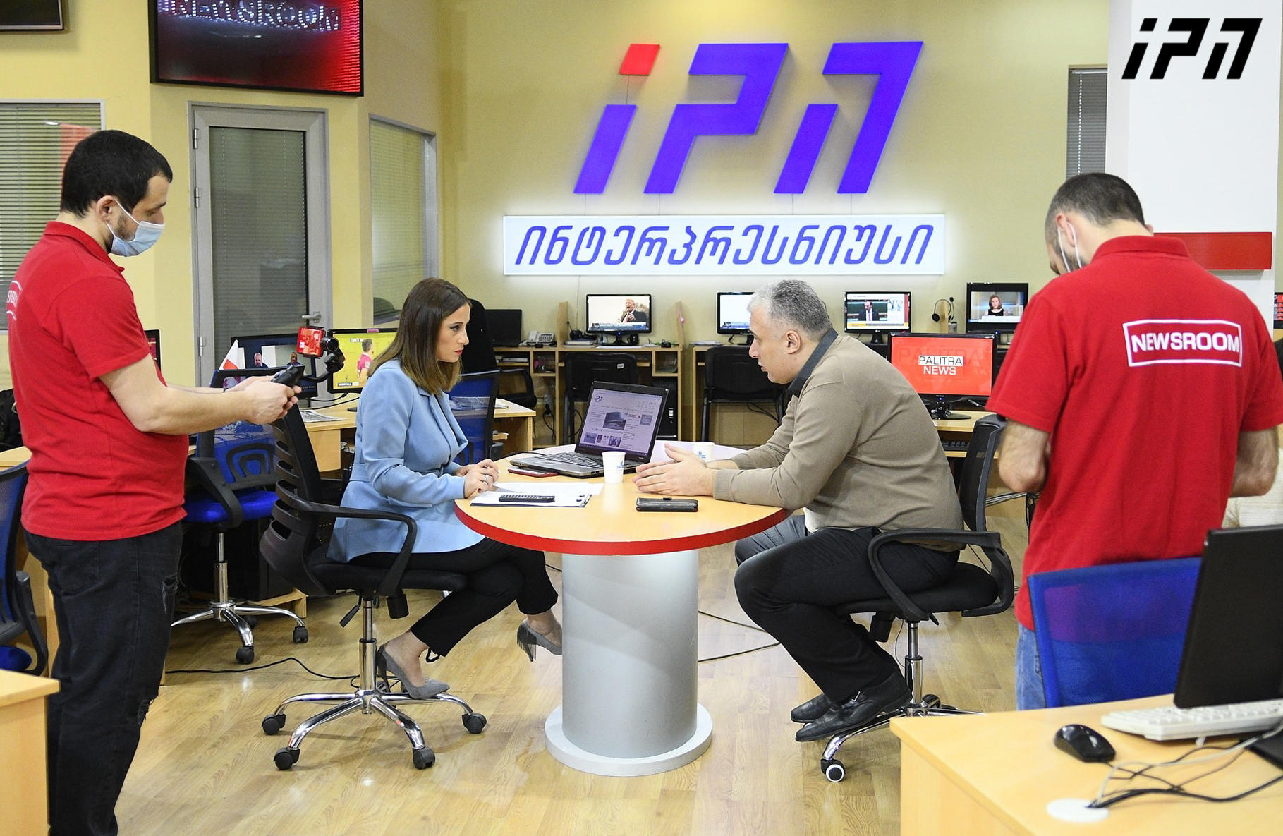 სერგი კაპანაძის განცხადებით, საგამოძიებო კომისიას არც არჩევნების გაყალბების დამადასტურებელ დოკუმენტებს გადასცემენ და დაბარების შემთხვევაში, არც კომისიის სხდომებზე მივლენ