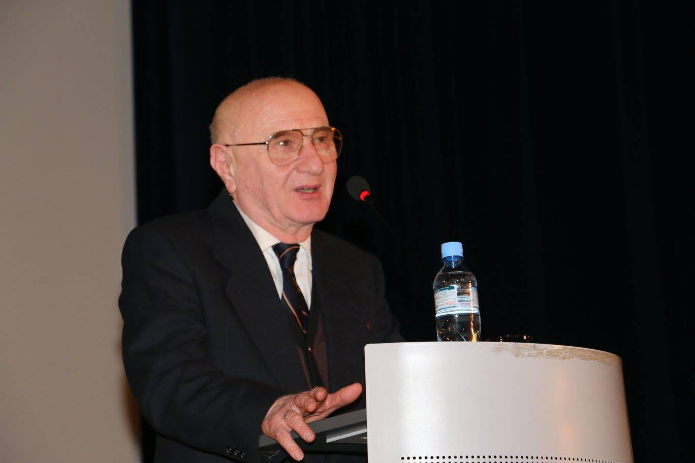 აკადემიკოსი თამაზ გამყრელიძე გარდაიცვალა