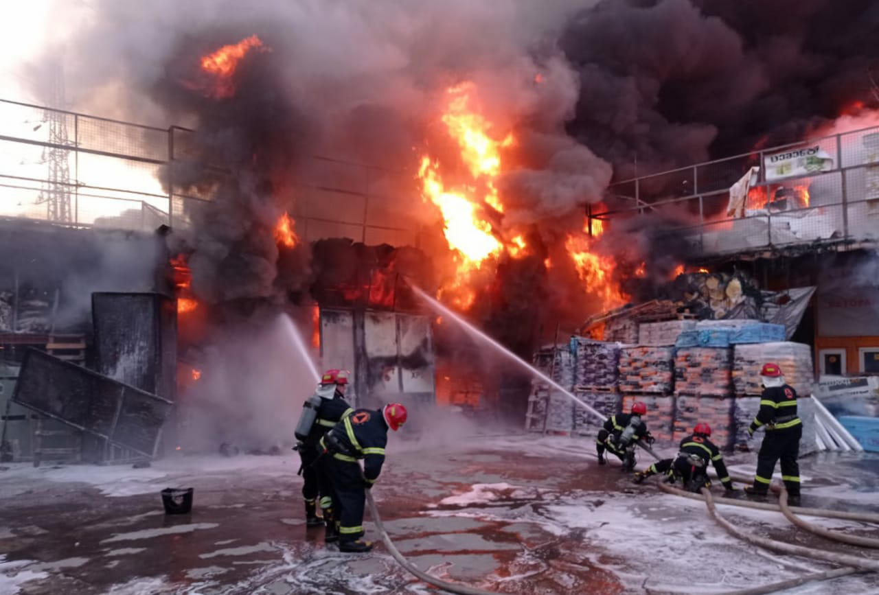 The fire on Agladze Street in Tbilisi has been localized