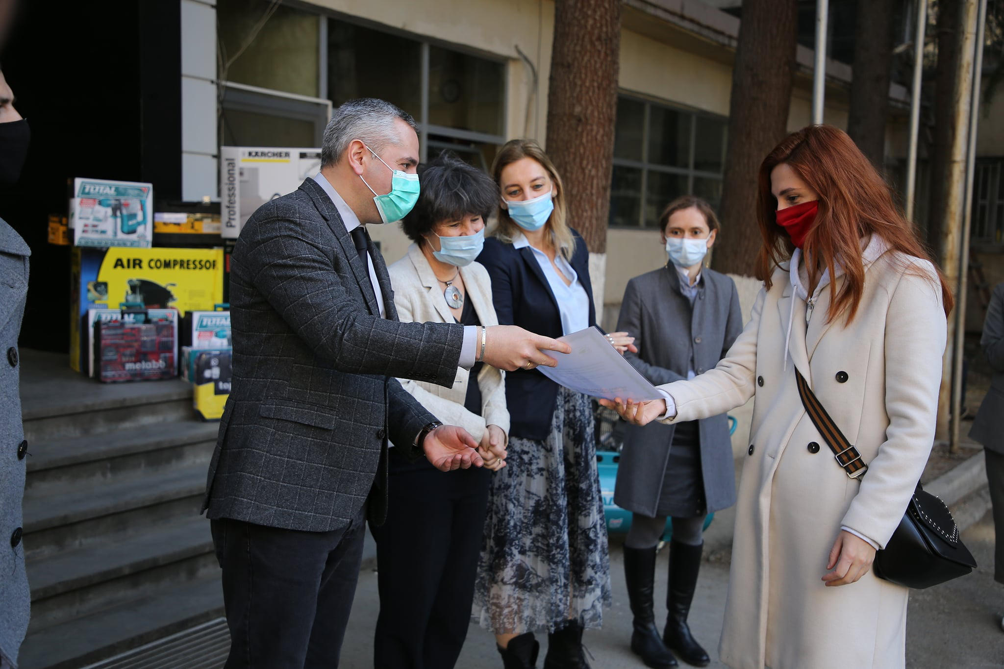 მეწარმე დევნილებს საქმიანობის გაფართოების მიზნით გრანტები გადაეცათ