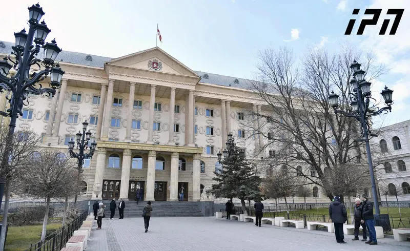 საქალაქო სასამართლოში ნიკა მელიას სასამართლო პროცესი მიმდინარეობს