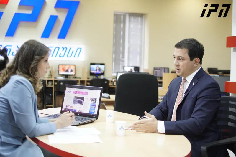 Арчил Талаквадзе – Если сегодня оппозиция навестила Нику Мелия в офисе, как в одной известной песне: «Пришли его проведать», это не означает, что они верны ему