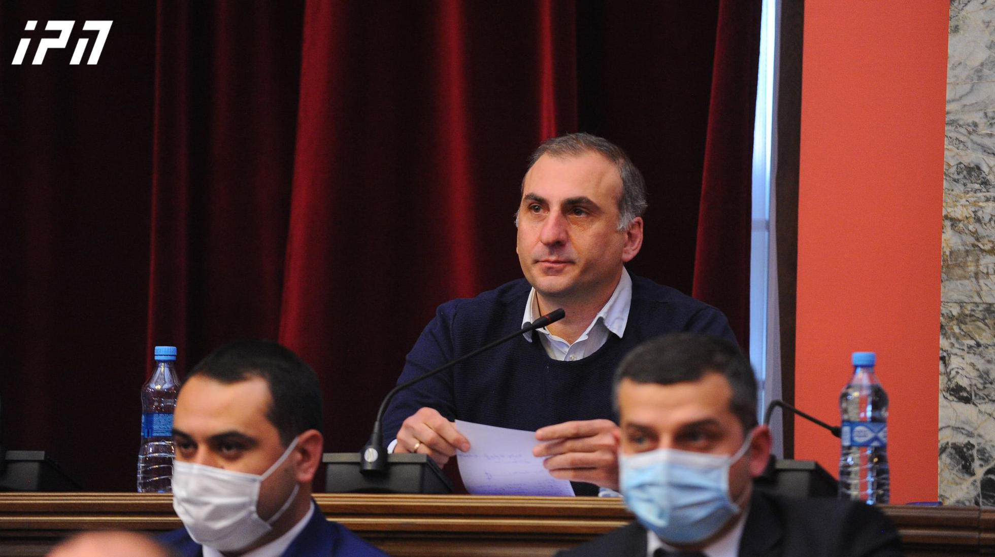 ალეკო ელისაშვილი - 20 მილიონი ლარი 7 მილიონი დოლარია, რა უნდა ვიყიდოთ, 1 თოფი თუ ჯაყვა-დანა? - ვინმე ისეთი იცავს ამ ქვეყანას, რაღაც განსაკუთრებული წმინდანი ან განსაკუთრებული მადლი, საერთოდ რომ არ ვიფიქროთ თავდაცვასა და უსაფრთხოებაზე?