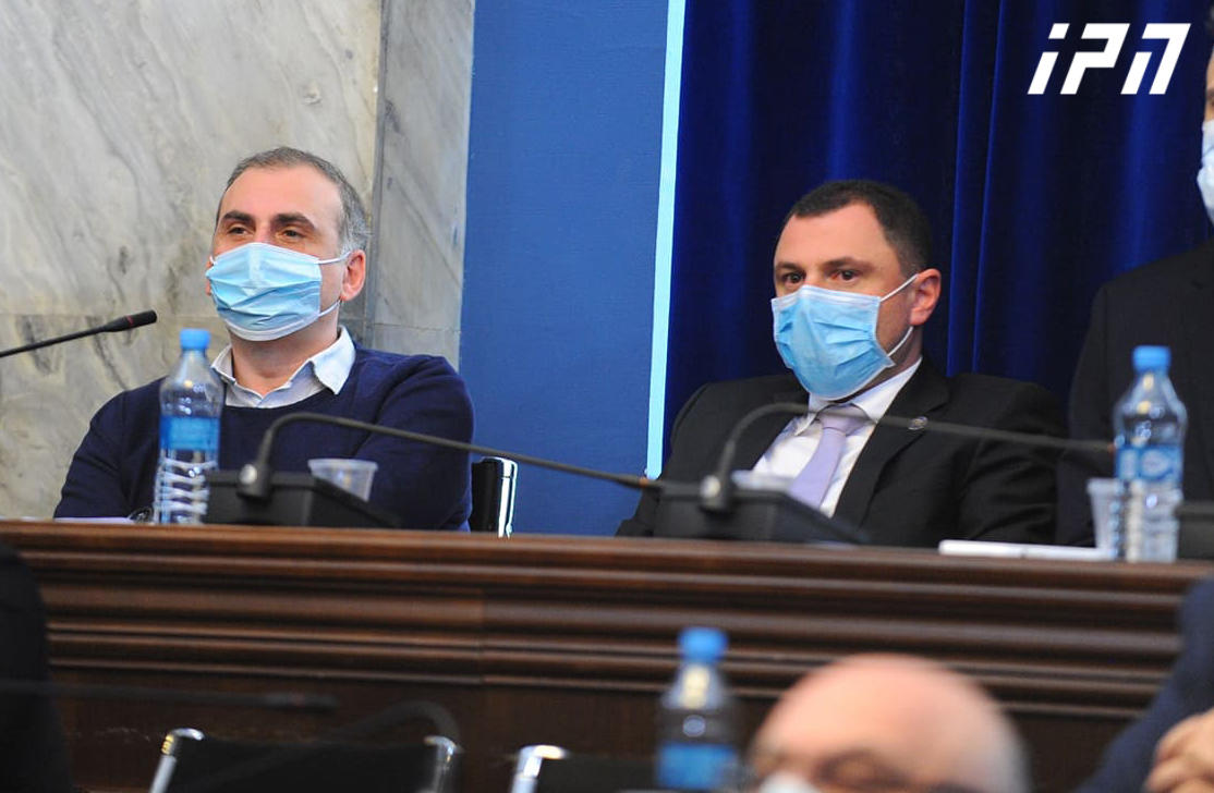 ალეკო ელისაშვილი მიხეილ ჩხენკელს - ეროვნული გამოცდები წინა ხელისუფლების ეფექტური ნაბიჯი იყო, მაგრამ ხომ არ ფიქრობთ, რომ თავი ამოწურა და წინსვლა სჭირდება?