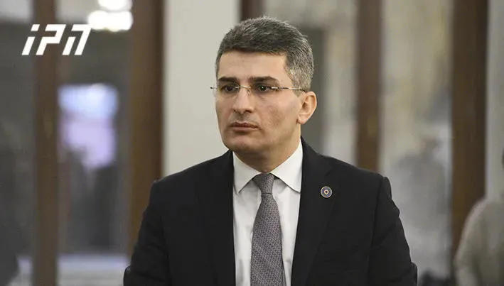 მამუკა მდინარაძე სენაკის საკრებულოზე - „ნაცმოძრაობის“ წარმომადგენლები გახარიასთან ერთად მსოფლიო სამართლის სტანდარტის ახალ გადაწყვეტას გვთავაზობენ