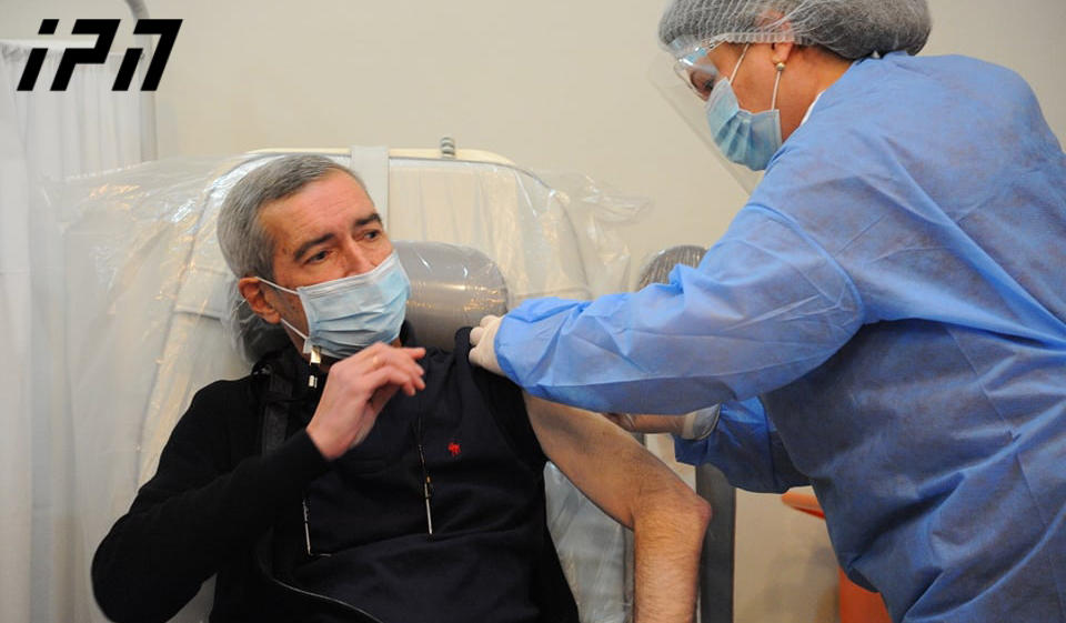 პაატა იმნაძემ კოვიდის საწინააღმდეგო ვაქცინა საჯაროდ გაიკეთა