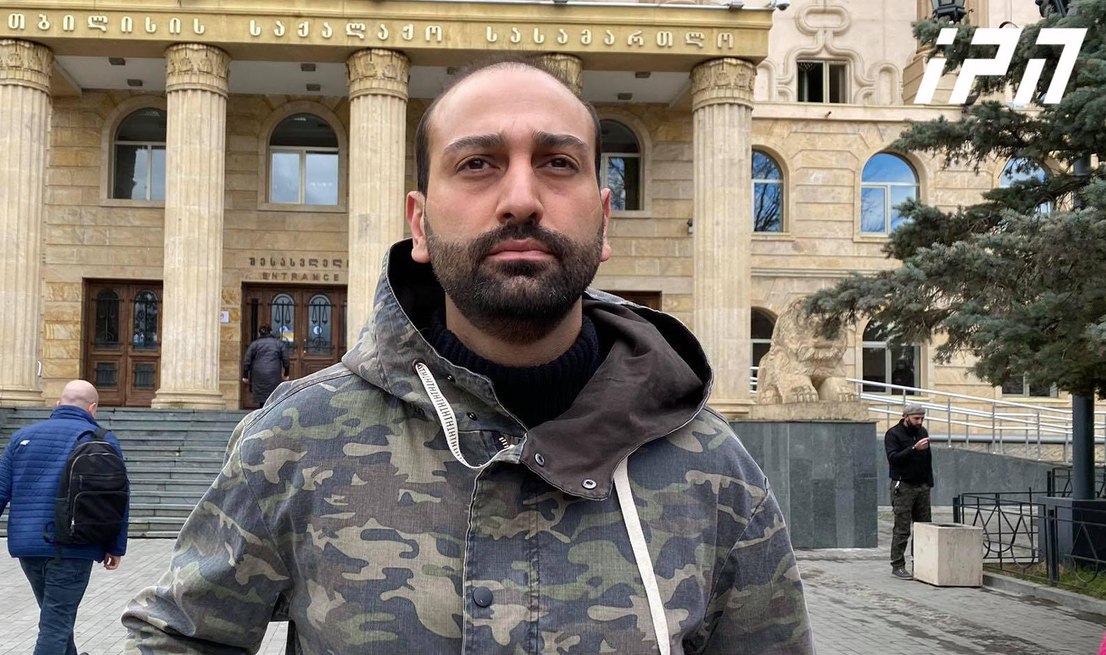 ადვოკატის განცხადებით, სასამართლომ „რუსთავი 2“-ს ნოდარ მელაძისთვის კომპენსაციის სახით 80 000 ლარის გადახდა დააკისრა