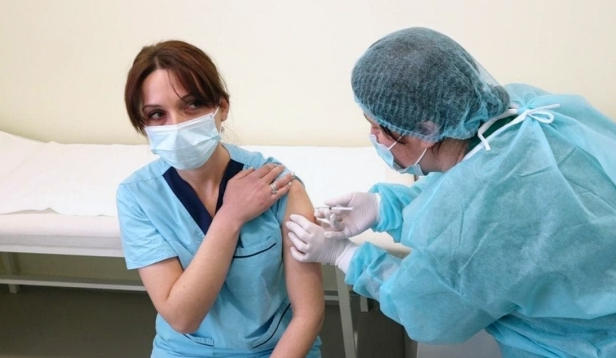 27 წლის ექთანი, რომელსაც ვაქცინაციის შემდეგ ანაფილაქსიური შოკი განუვითარდა, კლინიკაში გარდაიცვალა