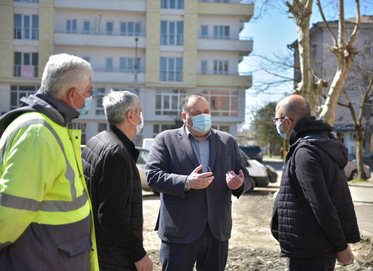 ქუთაისის მერი ქალაქში მიმდინარე ინფრასტრუქტურულ სამუშაოებს გაეცნო